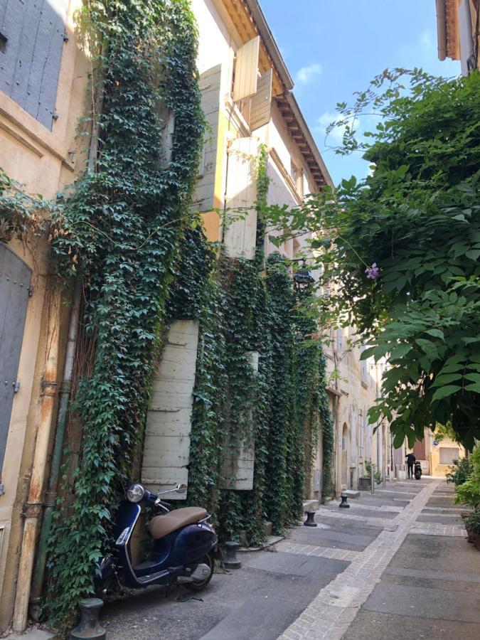 Studio De Charme A La Roquette Arles Exterior photo