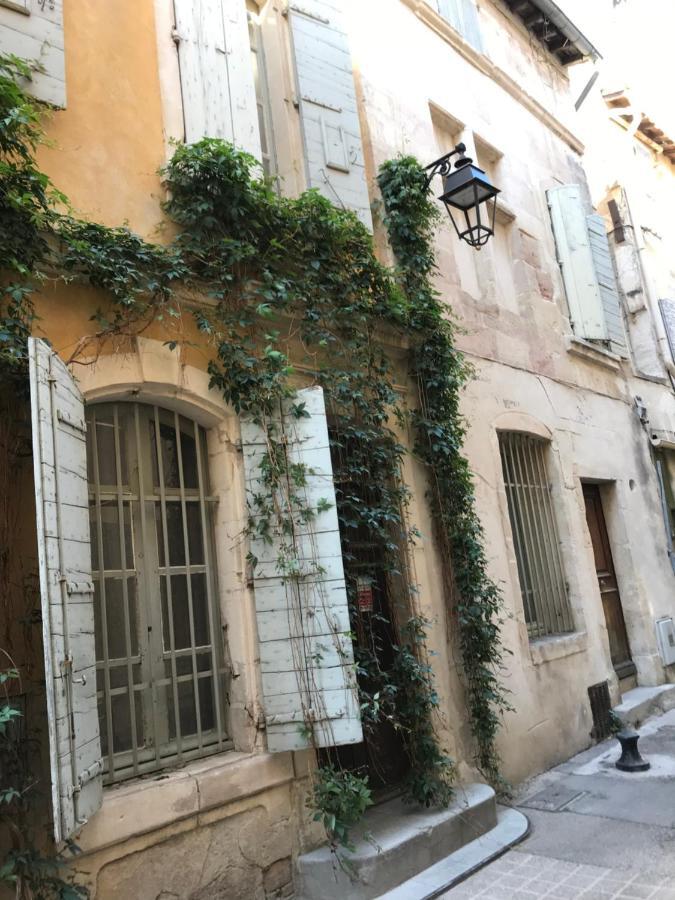 Studio De Charme A La Roquette Arles Exterior photo